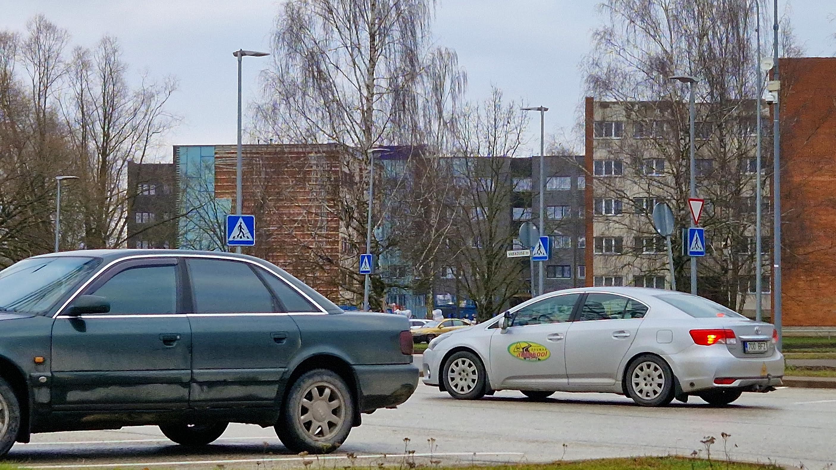Jõulutuhinas sohvrid kipuvad parklates „kõksutama”